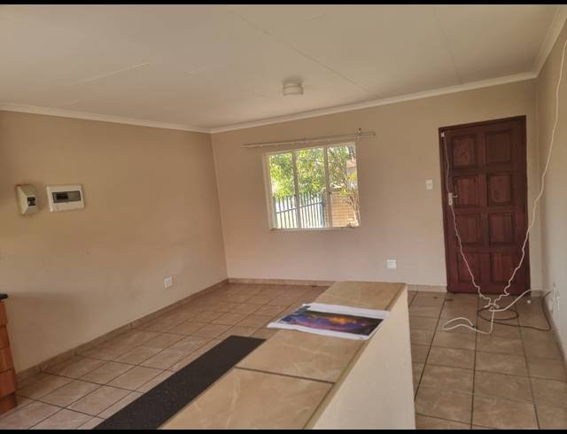 3 BEDROOM TOWNHOUSE FOR SALE IN WATERKLOOF HILL ESTATE